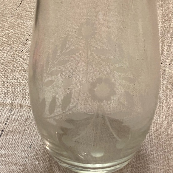 Vintage 1986 Hand Cut Etched Floral Engraved Crystal Pear Shape Bud Vase 7” NIB - Picture 2 of 13